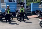 Beri-Rasa-Aman-di-Tempat-Ibadah,-Satlantas-Polres-Ende-Intensifkan-Pengaturan-Lalu-Lintas