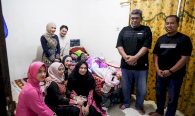 Tersentuh-Kepedulian:-Kapolda-NTT-dan-Ketua-Bhayangkari-Daerah-Jenguk-Istri-Anggota-Brimob-yang-Sakit