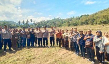 Dukung-Program-Ketahanan-Pangan-Nasional,-PJU-Polda-NTT-Cek-Kesiapan-Lahan-di-Desa-Embundoa