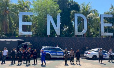 Polres-Ende-Bersama-TNI-dan-Brimob-Gelar-Patroli-Gabungan-di-Kota-Ende