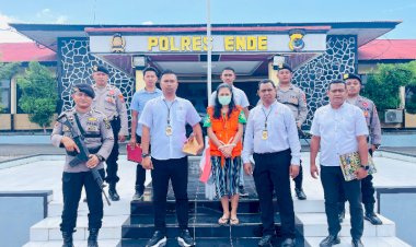 Berkas-Perkara-Korupsi-Lengkap,-Penyidik-Unit-Tipidkor-Satreskrim-Polres-Ende-Serahkan-Tersangka-dan-Barang-Bukti-ke-Kejaksaan