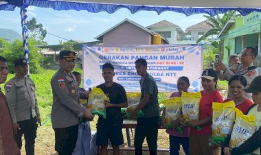 Polres-Ende-Salurkan-Beras-Murah-untuk-Warga-Desa-Nanganesa