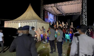 Petugas-Gabungan-Polri---TNI-Sukses-Amankan-Konser-Musik-Piche-Kota-Meriahkan-Pesta-Intan-SMKN-1-Ende