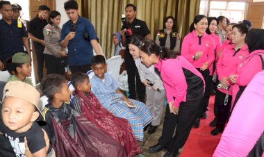 Bhayangkari-Peduli,-Hadirkan-Layanan-Kesehatan-Gratis-Bagi-Ribuan-Warga-Kabupaten-Ende