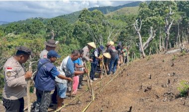 Terjang-Jalur-Ekstrim,-Polsek-Ndona-Jalankan-Misi-Swasembada-Jagung