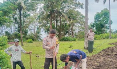 Sinergi-Polri-dan-Petani:-Sukseskan-Program-Kapolda-NTT,-2,5-Hektar-Lahan-Baru-di-Rindiwawo-Ditanami-Jagung