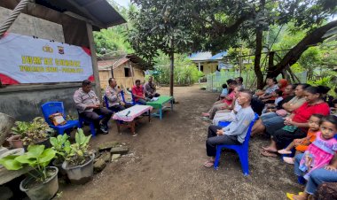 Gelar-Kegiatan-Jumat-Curhat,-Kapolsek-Ende-Serap-Kritik-dari-Masyarakat-Demi-Perbaikan-Pelayanan