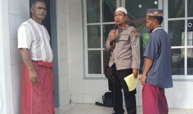 Menjelang-Tahun-Baru-2026,-Kapolsek-Pulau-Ende-Sampaikan-Himbauan-Kapolda-NTT-dari-Masjid-ke-Masjid