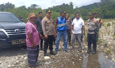 Respon-Cepat-Video-Viral,-Kapolres-Ende-Cek-Lokasi-Kali-Lowolaka-Demi-Salurkan-Bantuan-dan-Perjuangkan-Pembangunan-Jembatan