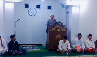 Hadir-dalam-Peringatan-Isra’-Mi’raj,-Kapolsek-Pulau-Ende-Ajak-Warga-Jaga-Iman-danTaqwa-serta-Jaga-Kamtibmas