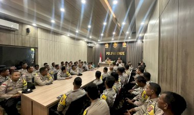 Tingkatkan-Kualitas-Pelayanan,-Kapolres-Ende-Pimpin-Analisa-dan-Evaluasi-Kinerja-Bhabinkamtibmas