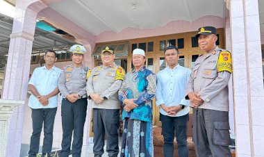 Pererat-Silaturahmi-Menjelang-Idul-Fitri,-Kapolres-Ende-Sambangi-Tokoh-Agama-Islam