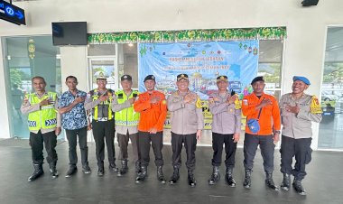Jamin-Keamanan-Mudik-Lebaran-Idul-Fitri-1447-H,-Kapolres-Ende-Pantau-Langsung-Posko-Terpadu-di-Bandara-Ende