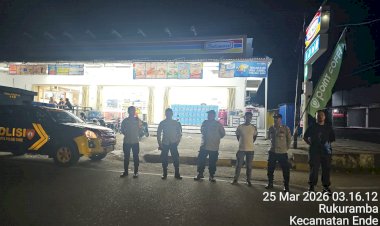 Patroli-Perintis-Presisi-di-Malam-Hari,-Personel-Polres-Ende-Pastikan-Keamanan-Warga-di-Jam-Rawan