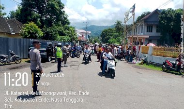 Kawal-Pekan-Suci,-Personel-Polres-Ende-Tebar-Rasa-Aman-di-Perayaan-Minggu-Palma