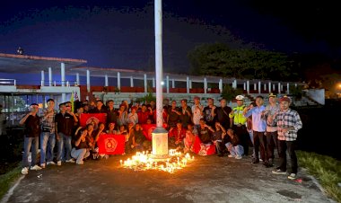 Gabungan-Personel-Polres-Ende-Kawal-Aksi-1000-Lilin-Mahasiswa-PMKRI