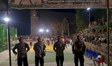 Jamin-Keamanan-Turnamen-Worhonio-Cup-1,-Personel-Polres-Ende-dan-Polsek-Ende-Amankan-Turnamen-Hingga-Malam-Hari