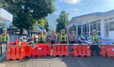 Tingkatkan-Kesiapsiagaan,--Polres-Ende-Gelar-Latihan-Sistem-Pengamanan-Mako