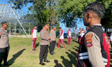 Pastikan-Anggota-Bersih-Judol-dan-Sikap-Tampang,-Kapolres-Ende-Pimpin-Langsung-Opsgaktiplin