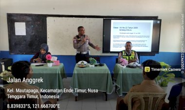 Tanamkan-Disiplin-Sejak-Dini,-Satlantas-Polres-Ende-Gelar-Police-Go-to-School-di-SMP-Kelimutu