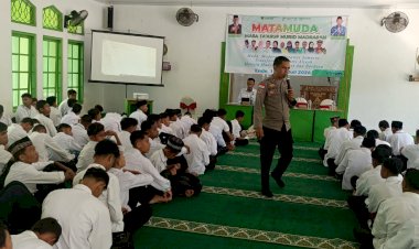 Bentengi-Generasi-Muda-dari-Narkoba,-Sat-Binmas-Polres-Ende-Edukasi-Ratusan-Siswa-Baru-di-MAN-Ende