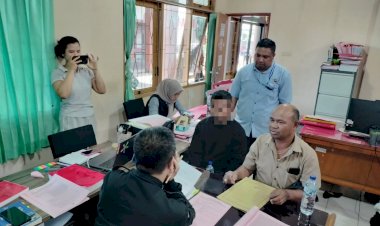 157-Ballpress-Pakaian-Bekas-Impor-Ilegal-Dilimpahkan-ke-Kejaksaan,-Dirreskrimum-Polda-NTT-Tegaskan-Komitmen-Berantas-Penyelundupan