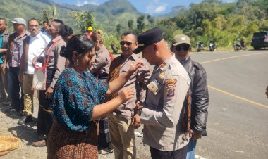 Dukung-Ketahanan-Pangan-di-Kelimutu,-Pengurus-Tani-Merdeka-Indonesia-Dilantik-dan-Terima-Bantuan-Alsinta