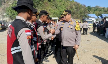 ​Apresiasi-Pengabdian-Kemanusiaan,-Kapolres-Ende-Pimpin-Apel-Pelepasan-Personel-BKO-Polda-NTT-dalam-Operasi-Aman-Nusa-II