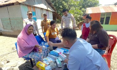 ​Pasca-Gempa-Flores,-Warga-Sukamaju-Apresiasi-Layanan-Kesehatan-Gratis-Keliling-dari-Polres-Ende-Polda-NTT