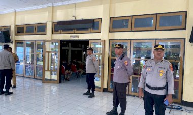 Polres-Ende-Polda-NTT-Kawal-Aksi-Damai-Perangkat-Desa,-KabagOps-Pastikan-Situasi-Kondusif