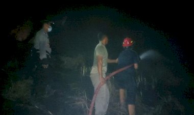 Respon-Cepat-Polsek-Ende-dan-Damkar-Padamkan-Titik-Api-di-Bukit-Embu-Misi