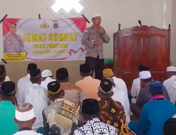 Polsek Pulau Ende Gelar Program Jum’at Curhat di Masjid Thayyibah Desa Redodori
