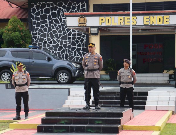 Kapolres Ende Beri Peringatan Keras Kepada Anggota Saat Apel Jam Pimpinan