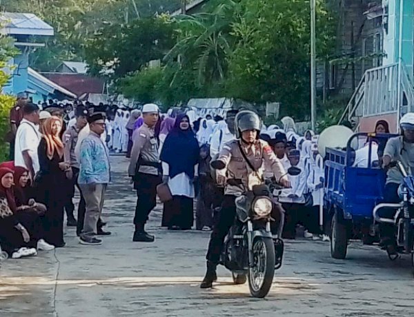 Pawai Ta’aruf Gema Ramadhan 1447 H Semarakkan Pulau Ende, Kapolsek Sampaikan Pesan Kamtibmas