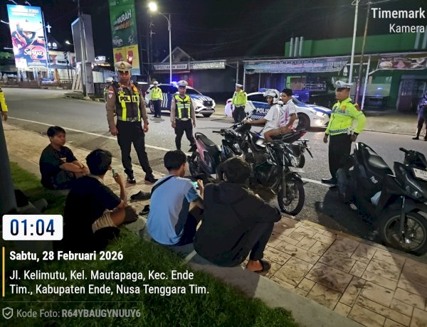 Sisi Humanis Di Balik Seragam: Sat Lantas Polres Ende Menyapa Warga Lewat Sahur Off The Road