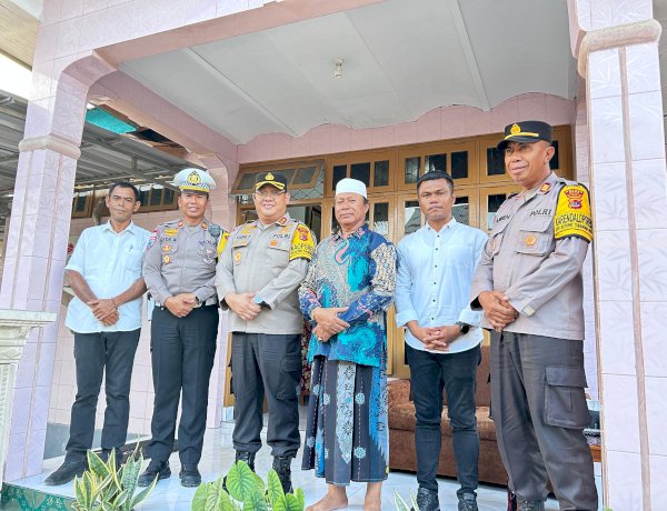 Pererat Silaturahmi Menjelang Idul Fitri, Kapolres Ende Sambangi Tokoh Agama Islam
