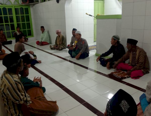 Polsek Pulau Ende Gelar Safari Ramadhan di Masjid At Taqwa Anarewa, Sampaikan Himbauan Kamtibmas