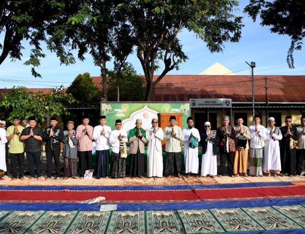 Lapangan Mapolda NTT Penuh, Kapolda Sampaikan Ucapan Idul Fitri dan Apresiasi untuk Masyarakat