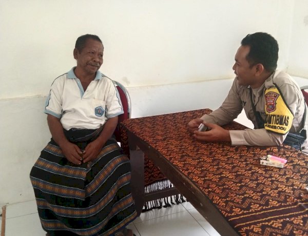 Wujudkan Desa Aman, Bhabinkamtibmas Kedebodu Jemput Bola Sambangi Warga