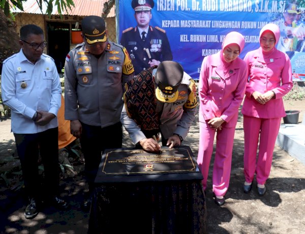 Kapolda NTT Resmikan Sumur Bor di Ende, Warga Rukun Lima Kini Tak Lagi Kesulitan Air