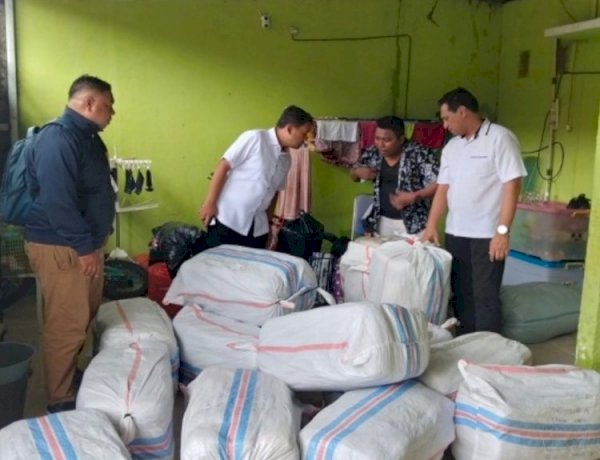 Polda NTT Bongkar Jaringan Penyelundup Thrifting Ilegal, 157 Ballpress Diamankan