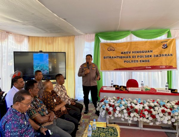 Perkuat Sinergitas dan Kepedulian, Kapolres Ende Kunjungan Kerja Humanis di Polsek Pulau Ende