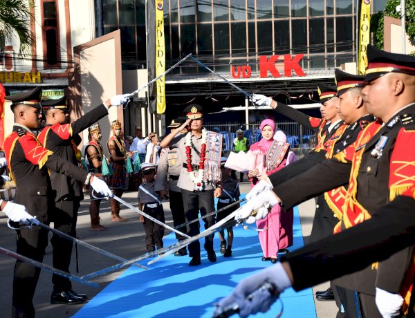 Tradisi Pedang Pora Sambut Wakapolda NTT Brigjen Pol Faizal, Awali Pengabdian di Bumi Flobamorata