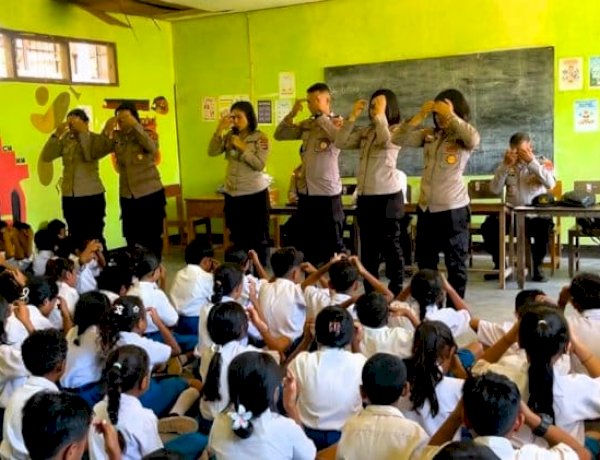 Trauma Healing, Terapi USEFT dan Bantuan Kapolda NTT Hadirkan Senyum Anak Anak Terdampak di Adonara Timur