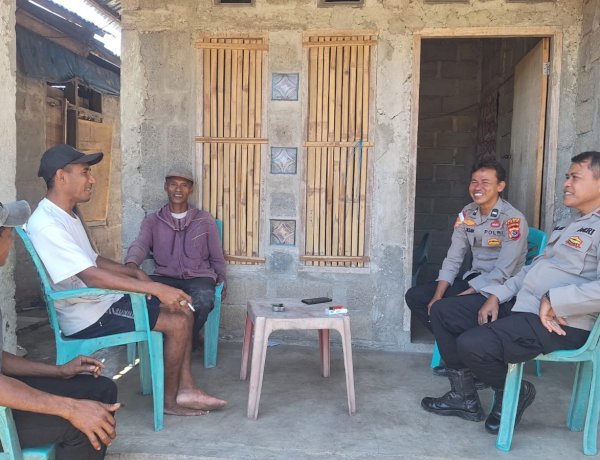 Hadirkan Rasa Aman, Kapolsek Maurole Polres Ende Polda NTT Sambangi Tokoh Masyarakat di Dusun Detuwane