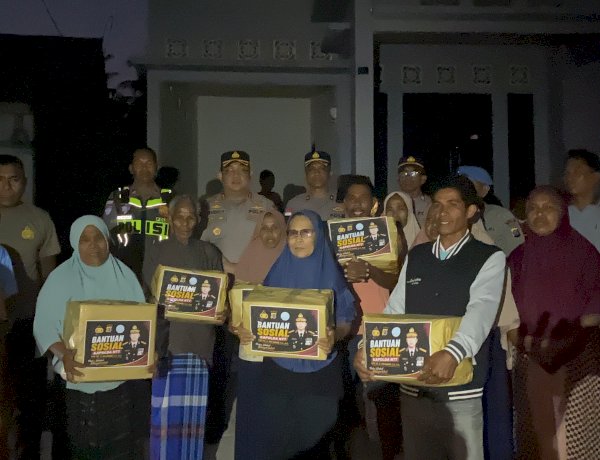 Respon Cepat Bencana Gempa, Polres Ende Distribusikan 100 Paket Bansos Kapolda NTT di Kecamatan Nangapanda