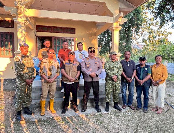 Sinergi TNI-Polri dan Forkopimda Ende Salurkan 725 Paket Bansos Presiden untuk Korban Gempa