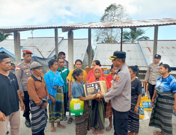 Polri Salurkan Bantuan Sosial untuk Warga Terdampak Gempa di Desa Kerirea