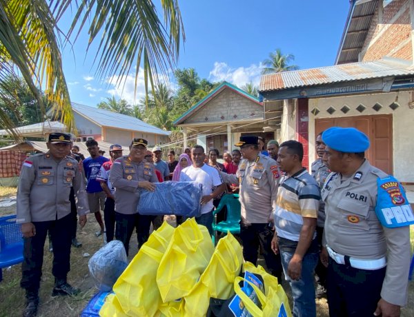 POLDA NTT & POLRES ENDE SALURKAN BANTUAN UNTUK KORBAN GEMPA DI NANGAPANDA