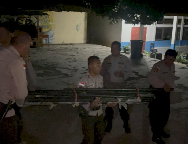 Langkah Sigap Polres Ende Polda NTT Dirikan Tenda Jadi Ruangan Kelas Darurat Pascagempa di SMPN 1 Ende